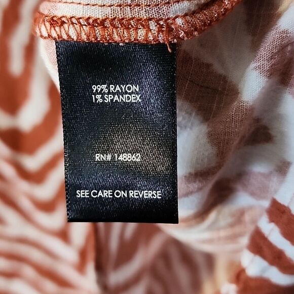 Beautiful Torrid top size 3 - Picture 4 of 5